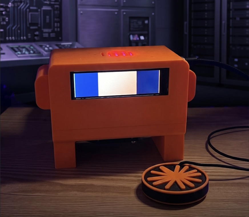 Claude Mascot ESP32